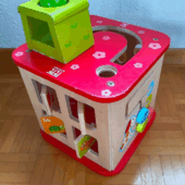 Babyspielhaus aus Holz Zahnräder Ball mit Glocke