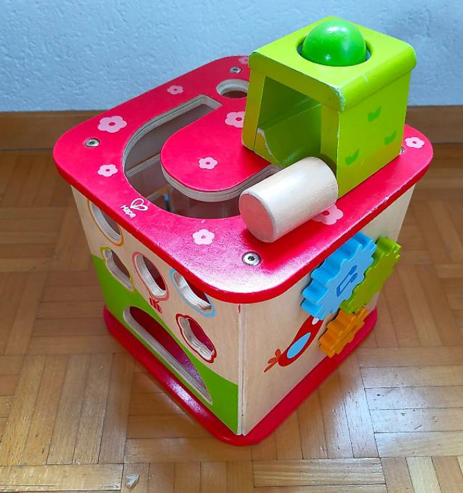 Babyspielhaus aus Holz Zahnräder Ball mit Glocke