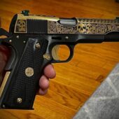 1911 Government Schlitten, graviert in 24-karätigem Gold, Ka