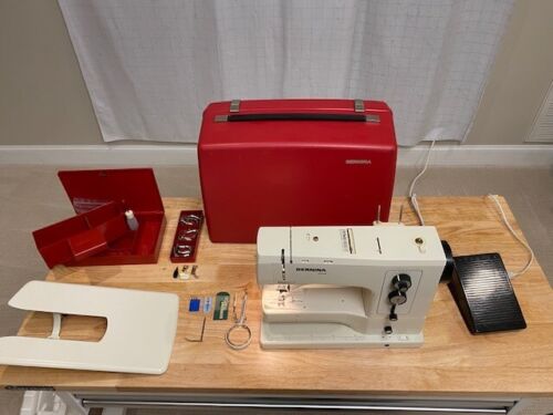 Bernina Record 830 Hochleistungs-Nähmaschine